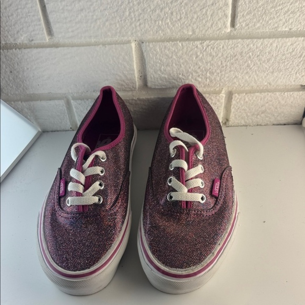 Stylish Pink Holographic colour woman’s 6 or Men’s 4.5